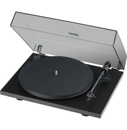 Pro-Ject Primary E Turntable with OM Cartridge
